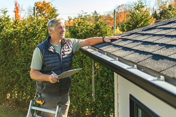 Professional Roofing technician working in Selma, CA